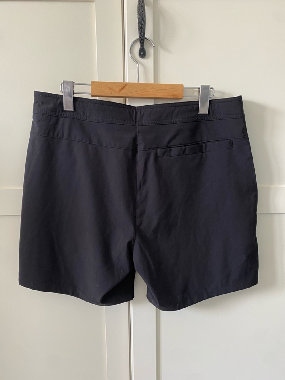 ALO 7" Sport Short Men's Black Athletic Shorts Premium Athleisure Size M - Picture 3 of 10